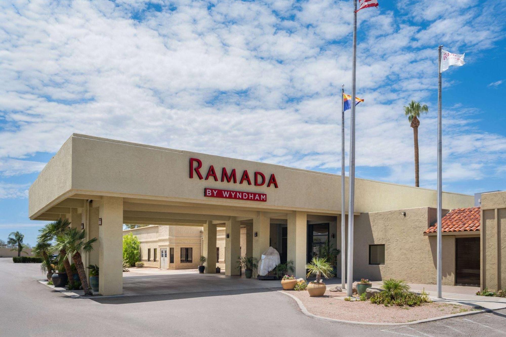 Ramada By Wyndham Tucson Hotel Exterior photo