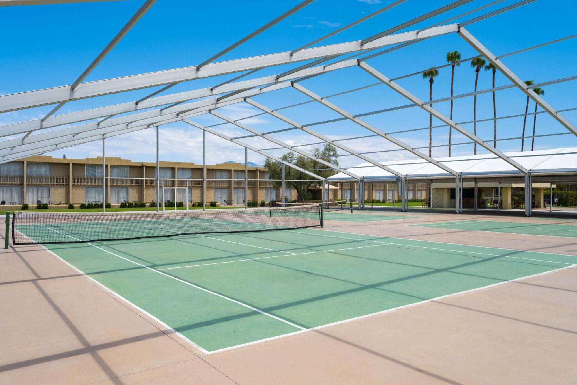 Ramada By Wyndham Tucson Hotel Exterior photo