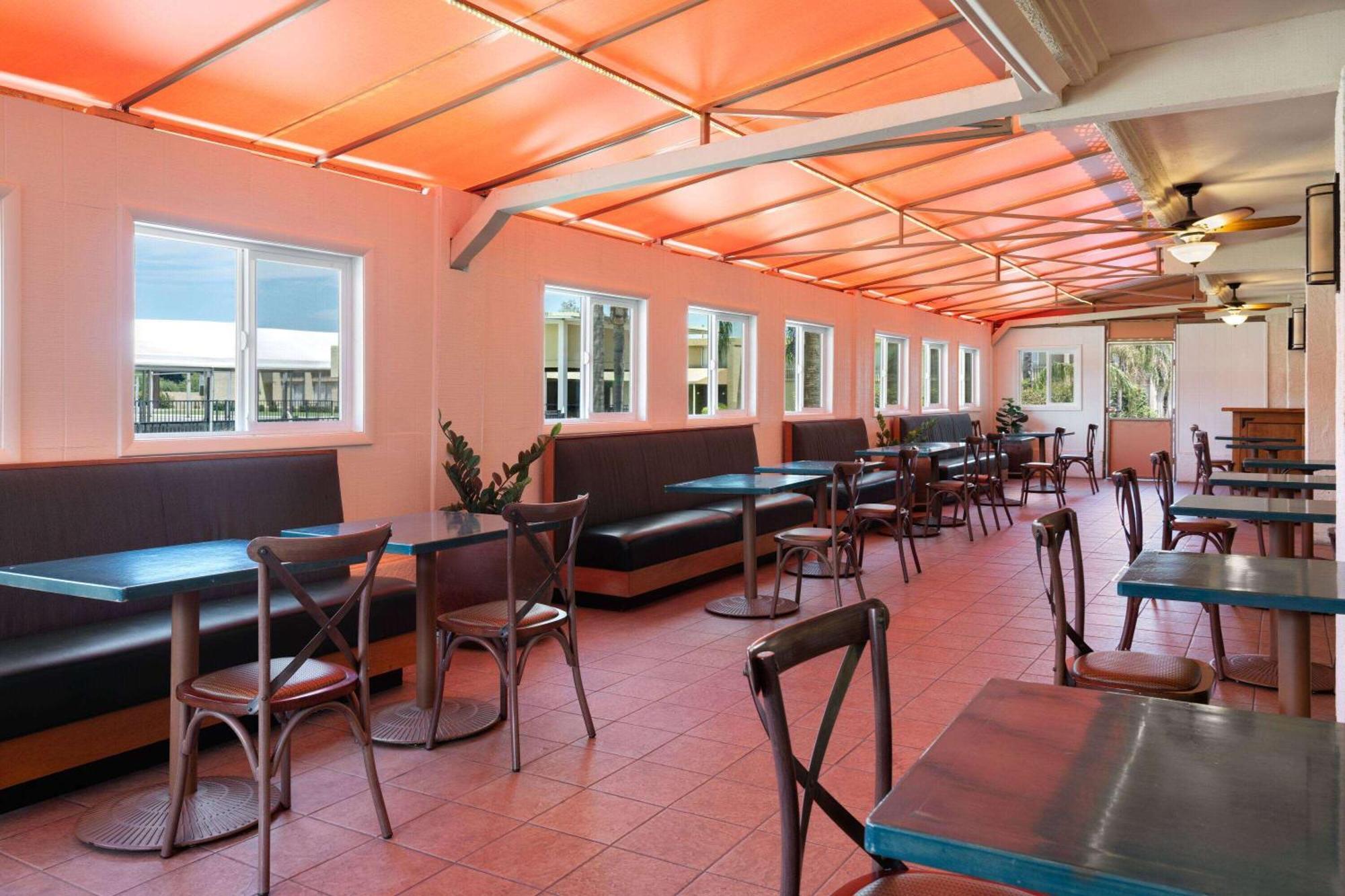 Ramada By Wyndham Tucson Hotel Exterior photo