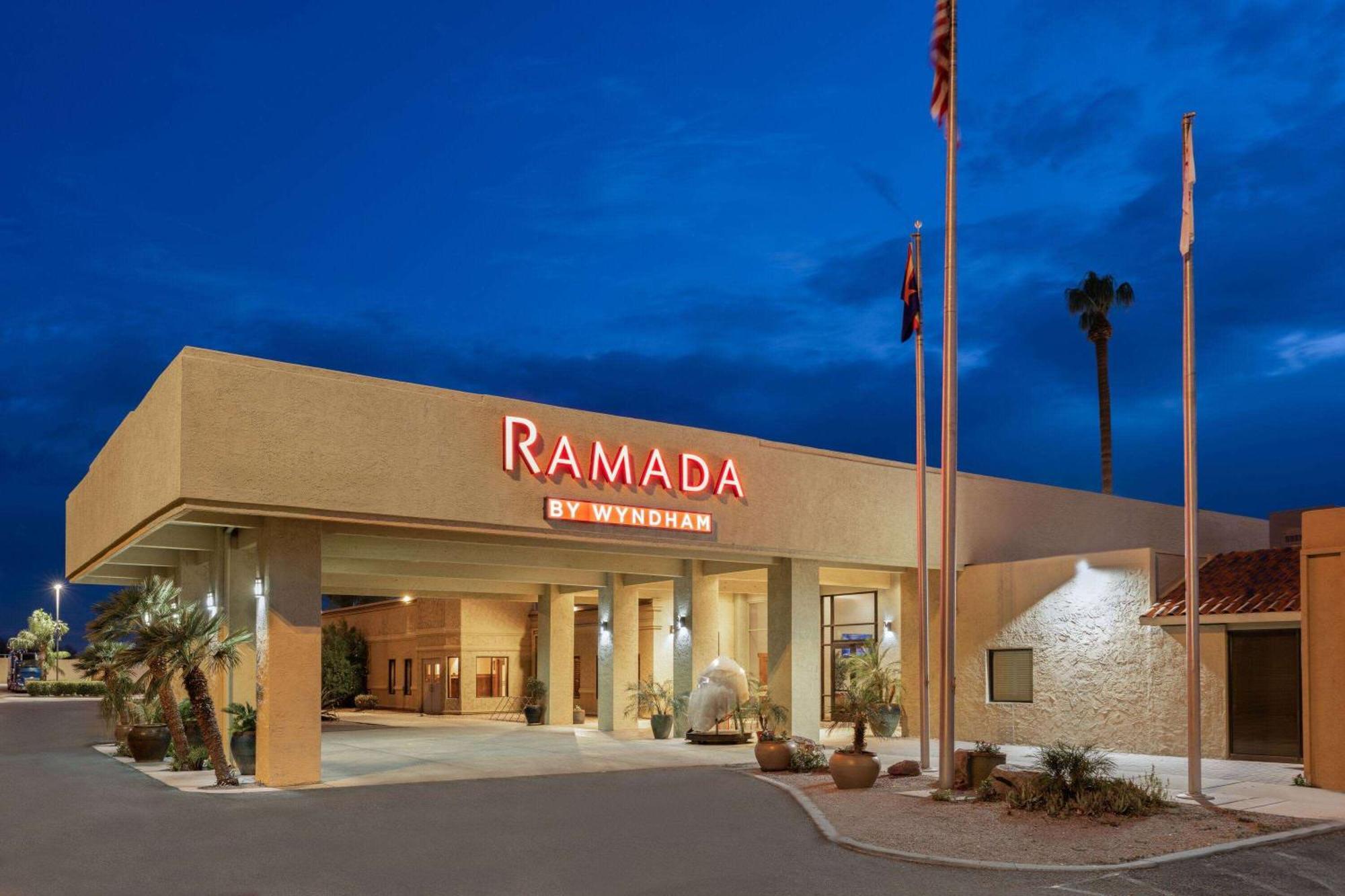 Ramada By Wyndham Tucson Hotel Exterior photo